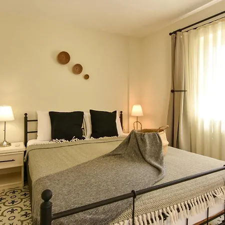 Guest house Lunaria *