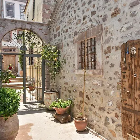 Lunaria Guest house *