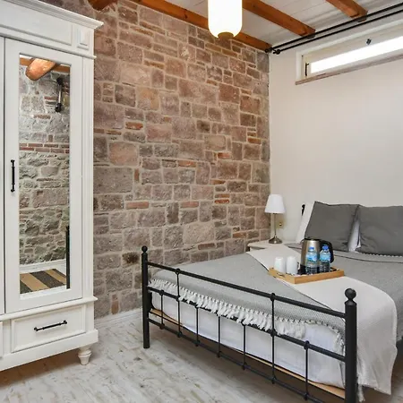 Lunaria Guest house